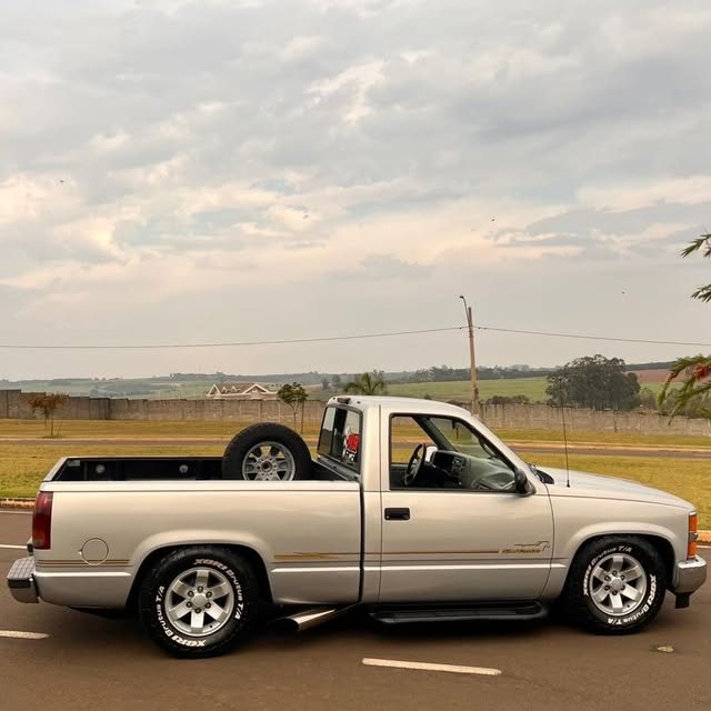 CHEVROLET SILVERADO D20 - Imagem 2