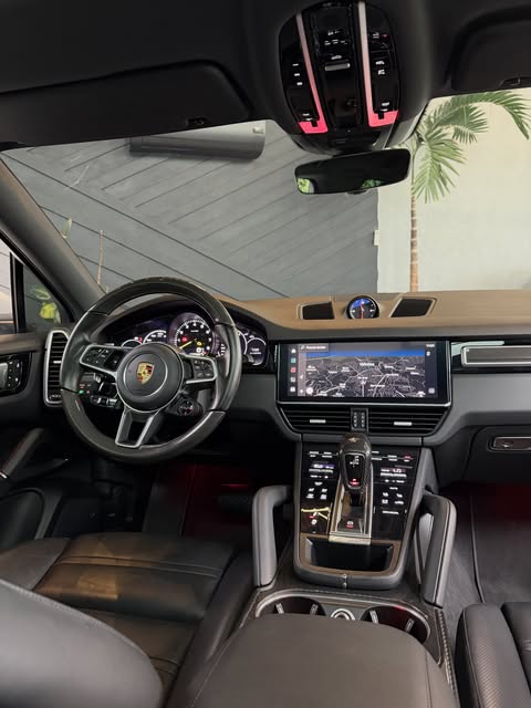 PORSCHE CAYENNE PLATINUM EDITION - Imagem 4