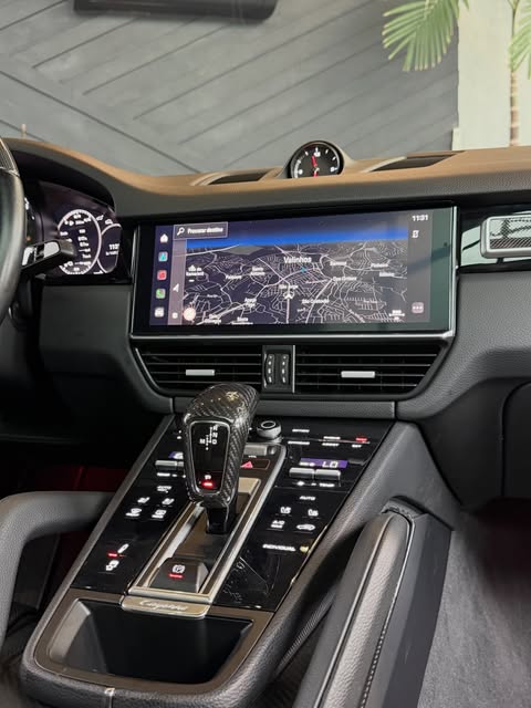 PORSCHE CAYENNE PLATINUM EDITION - Imagem 6