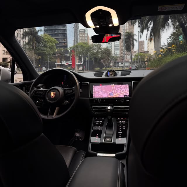 PORSCHE MACAN GTS - Imagem 13
