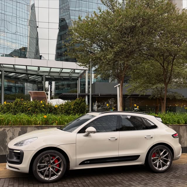 PORSCHE MACAN GTS - Imagem 14