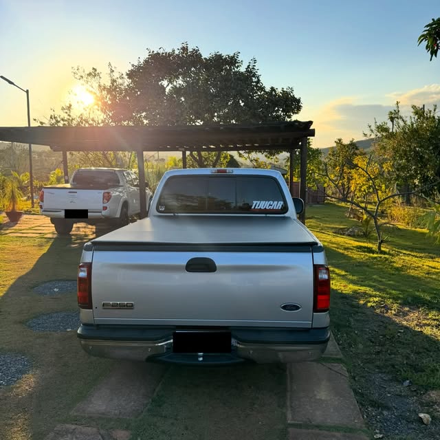 FORD F-250 XLT-L - Imagem 5
