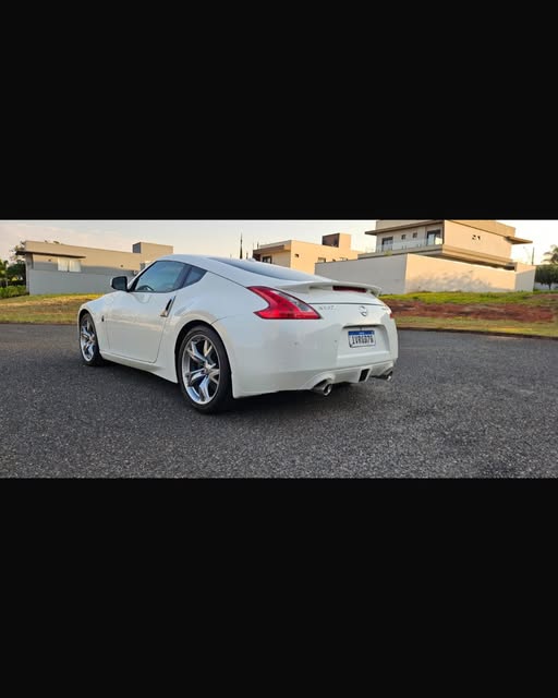 NISSAN 370Z SPORT PACKAGE - Imagem 14