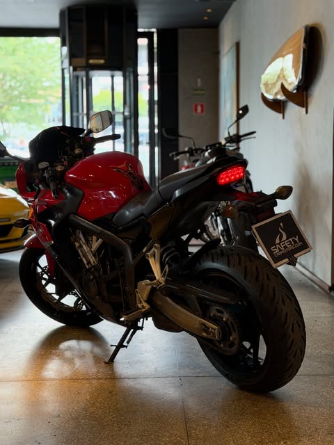 HONDA CBR 650F - Imagem 3