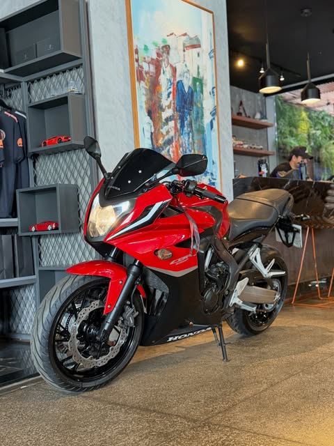 HONDA CBR 650F - Imagem 4