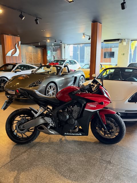 HONDA CBR 650F - Imagem 6