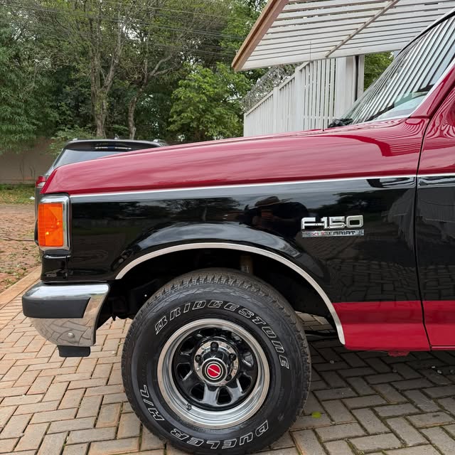 FORD F-150 XLT LARIAT - Imagem 11