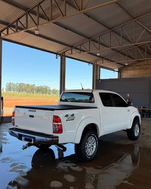 TOYOTA HILUX SRV - Imagem 3