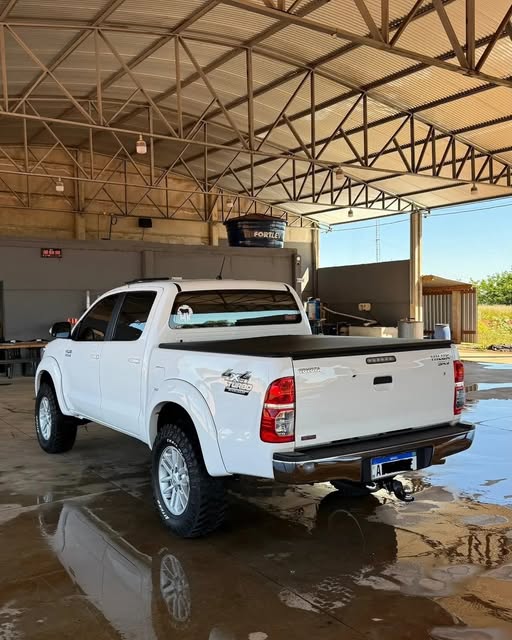 TOYOTA HILUX SRV - Imagem 4