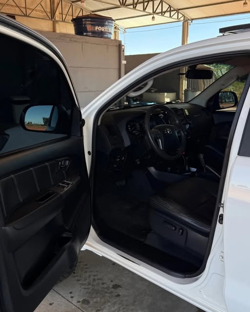 TOYOTA HILUX SRV - Imagem 5