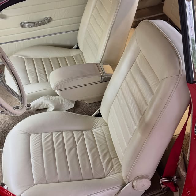 VOLKSWAGEN KARMANN-GHIA - Imagem 14