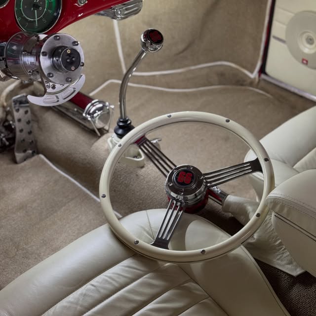 VOLKSWAGEN KARMANN-GHIA - Imagem 16