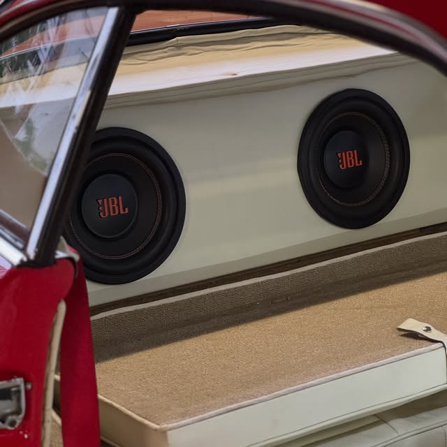 VOLKSWAGEN KARMANN-GHIA - Imagem 17