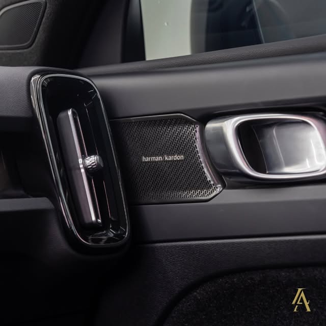 VOLVO XC40 ULTIMATE - Imagem 9