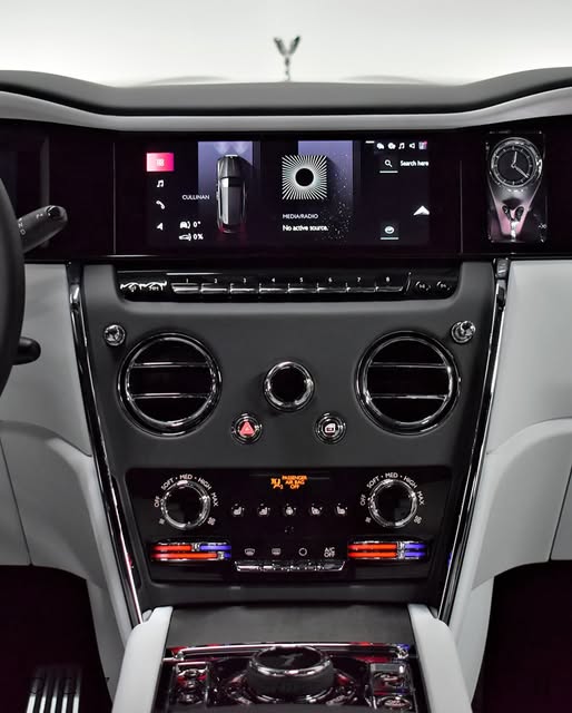 ROLLS-ROYCE CULLINAN - Imagem 8
