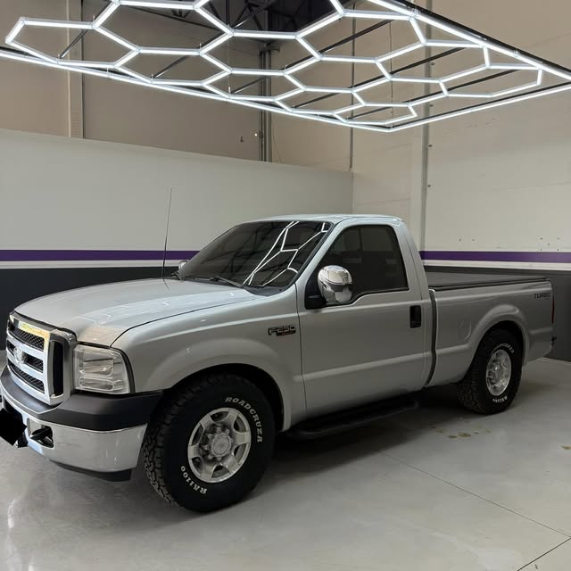 FORD F-250 XLT-L - Imagem 3