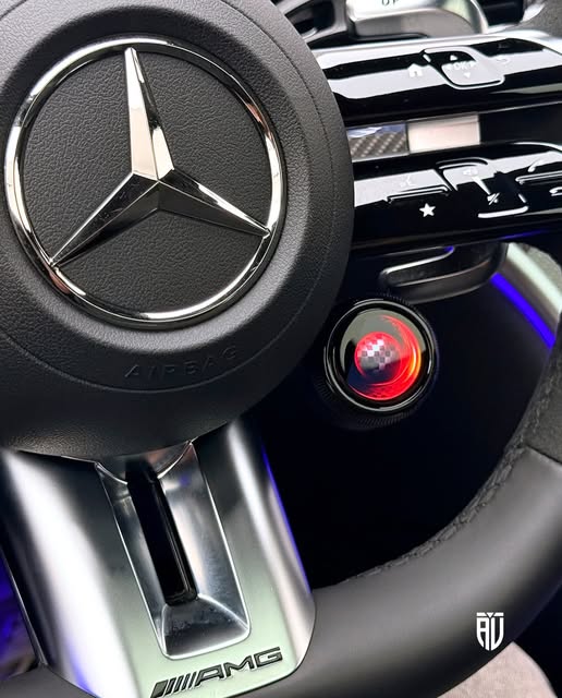 MERCEDES-BENZ C 63 AMG AMG S E-PERFORMANCE - Imagem 10