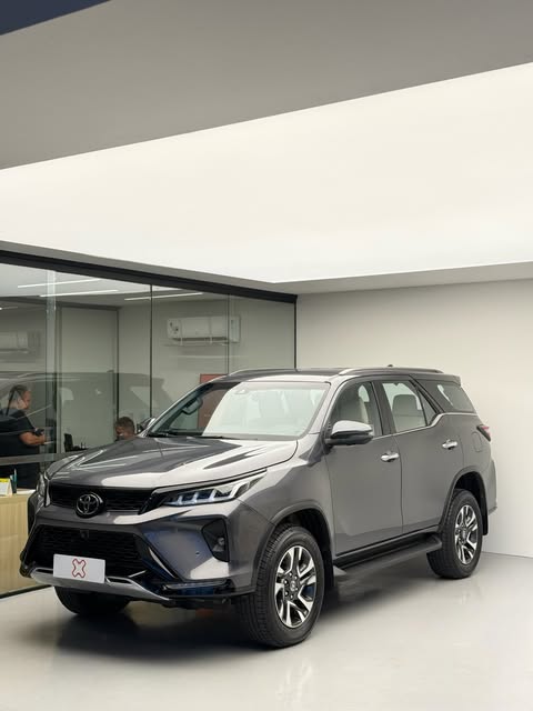 TOYOTA SW4 DIAMOND - Imagem 1