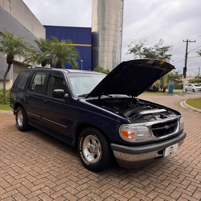 FORD EXPLORER XLT - Imagem 10