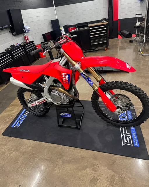 HONDA CRF 450R - Imagem 11