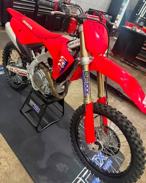 HONDA CRF 450R - Imagem 7