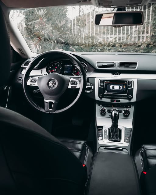 VOLKSWAGEN PASSAT CC - Imagem 3