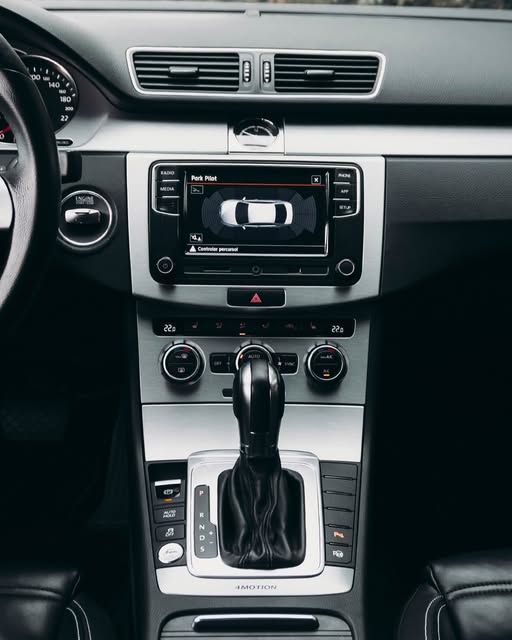 VOLKSWAGEN PASSAT CC - Imagem 5