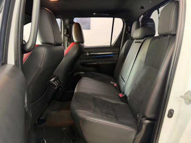 TOYOTA HILUX GR SPORT - Imagem 10