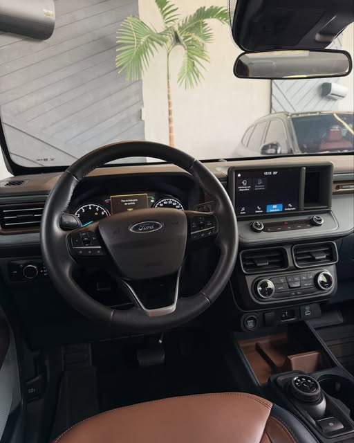 FORD MAVERICK LARIAT FX4 - Imagem 6