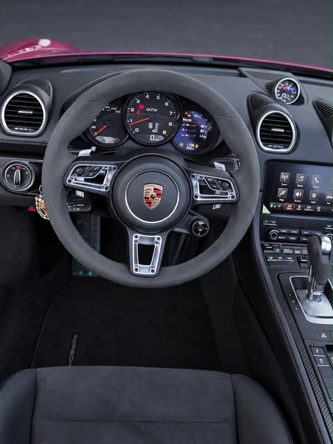 PORSCHE 718 GTS 4.0 - Imagem 6