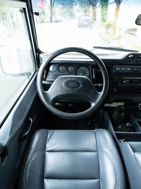 LAND ROVER DEFENDER 90 SW - Imagem 5