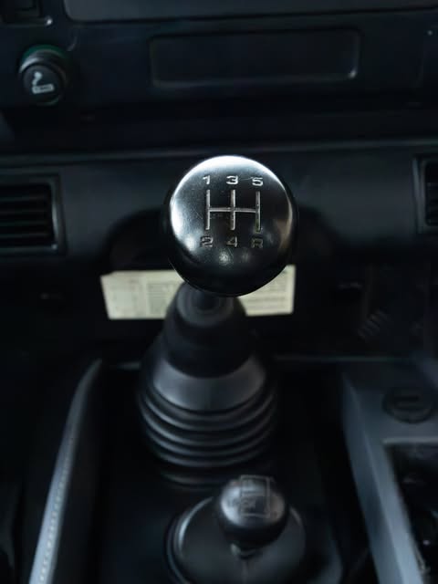 LAND ROVER DEFENDER 90 SW - Imagem 8