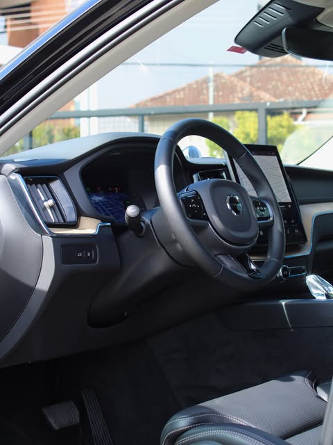 VOLVO XC60 T8 ULTRA - Imagem 3