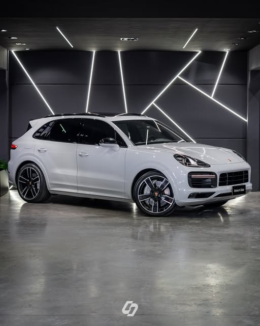 PORSCHE CAYENNE TURBO - Imagem 2