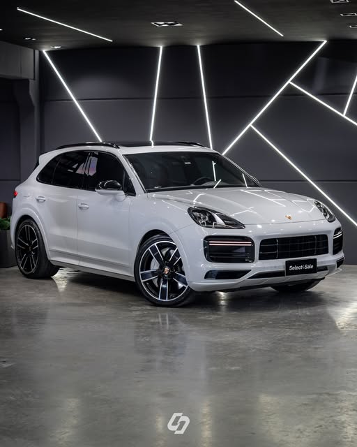 PORSCHE CAYENNE TURBO - Imagem 11