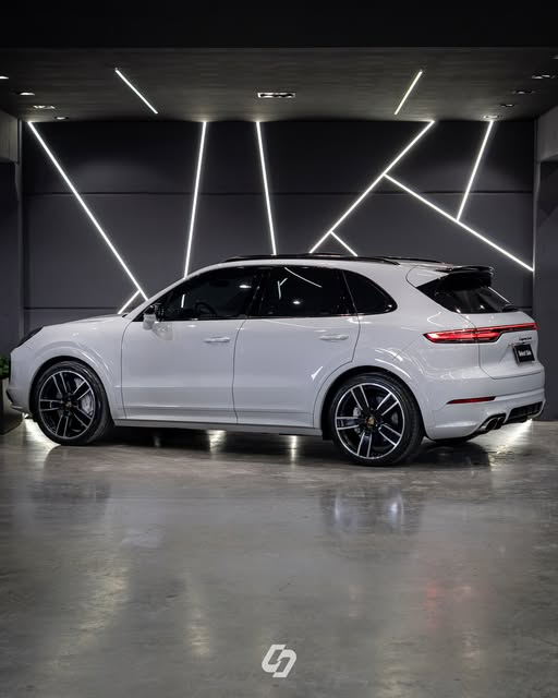 PORSCHE CAYENNE TURBO - Imagem 3