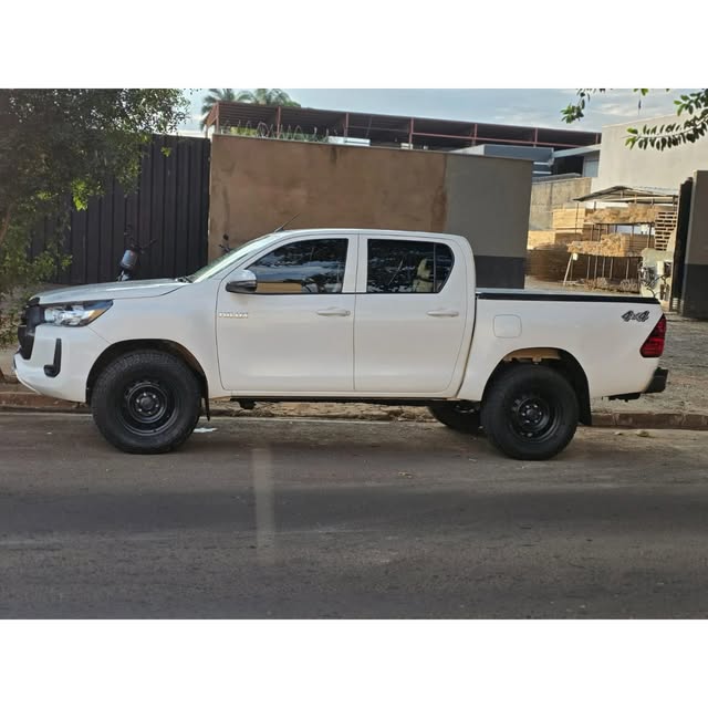 TOYOTA HILUX STD - Imagem 1