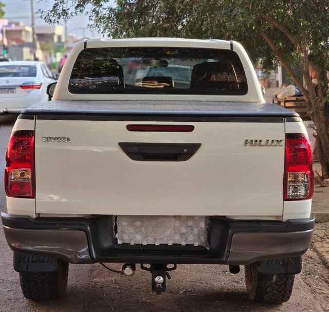 TOYOTA HILUX STD - Imagem 4