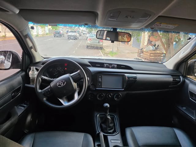 TOYOTA HILUX STD - Imagem 5