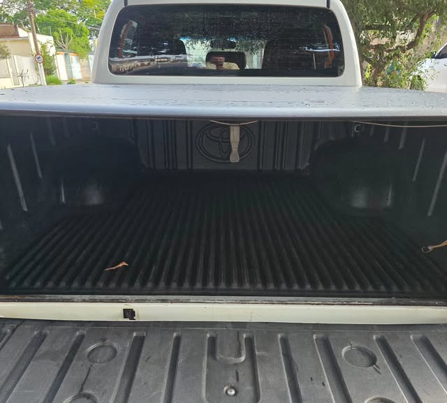 TOYOTA HILUX STD - Imagem 8