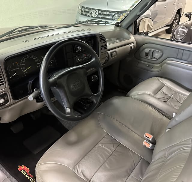 CHEVROLET SILVERADO - Imagem 9