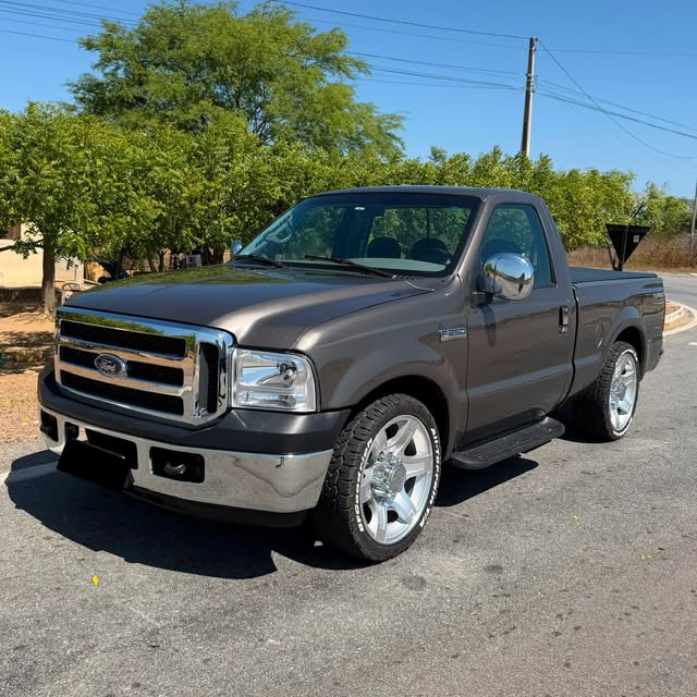 FORD F-250 XLT-L - Imagem 1