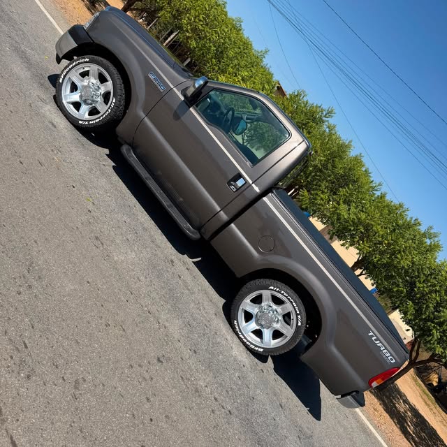 FORD F-250 XLT-L - Imagem 12