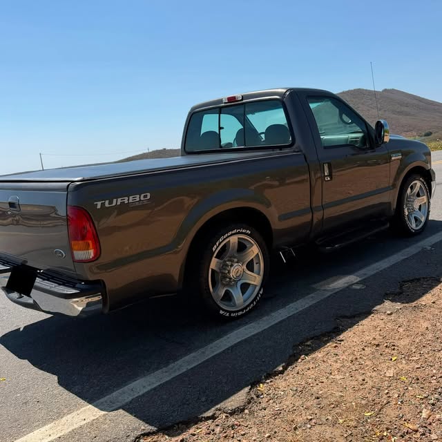 FORD F-250 XLT-L - Imagem 14