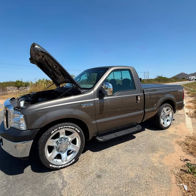 FORD F-250 XLT-L - Imagem 5