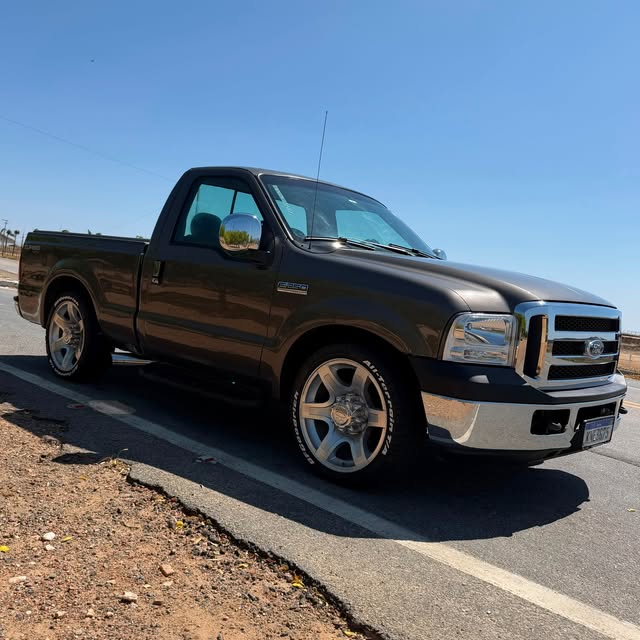 FORD F-250 XLT-L - Imagem 6