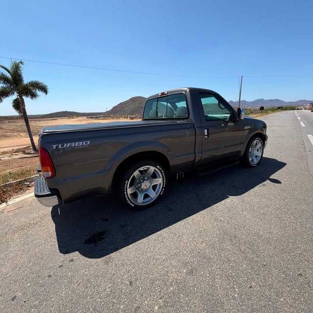 FORD F-250 XLT-L - Imagem 10