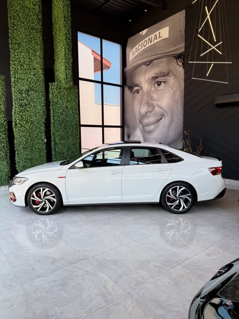 VOLKSWAGEN JETTA GLI - Imagem 3