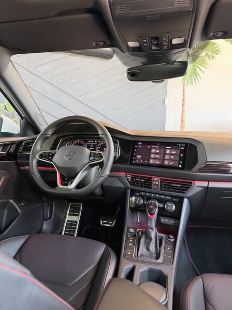 VOLKSWAGEN JETTA GLI - Imagem 4