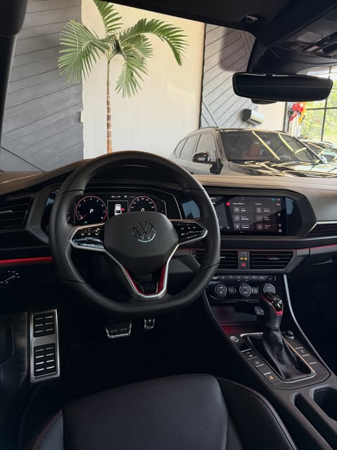 VOLKSWAGEN JETTA GLI - Imagem 5